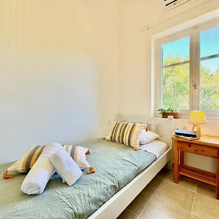 Astra House By Dadovillas Astrakeri