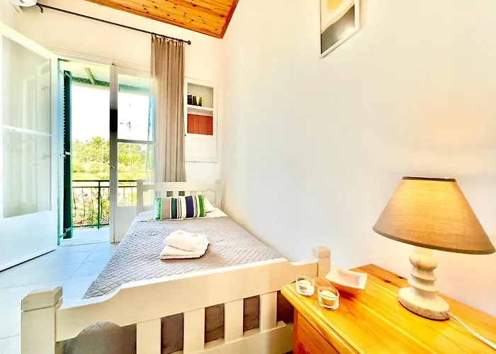 Astra House By Dadovillas Villa