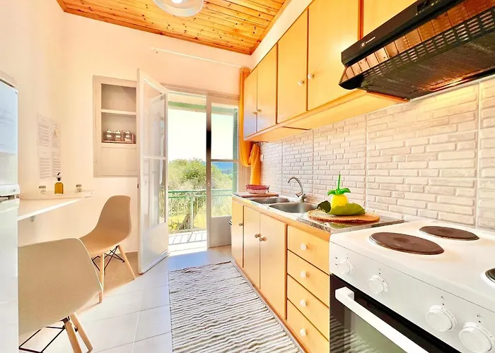 Astra House By Dadovillas