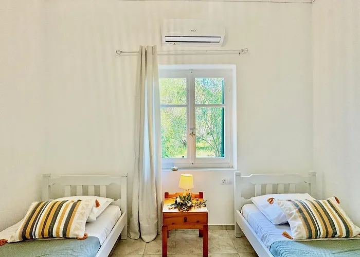 Astra House By Dadovillas Villa *