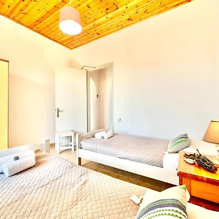Astra House By Dadovillas