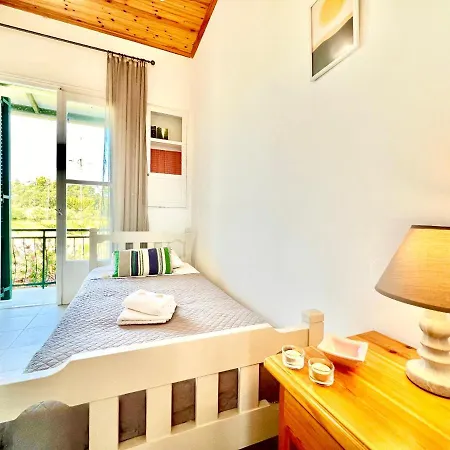 Astra House By Dadovillas Villa