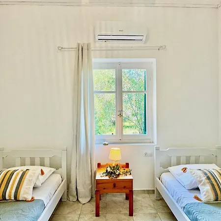 Astra House By Dadovillas Villa *
