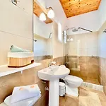 Vila Astra House By Dadovillas