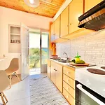 Astra House By Dadovillas