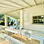 Astra House By Dadovillas * Astrakeri