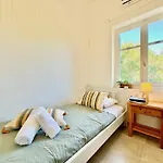 Astra House By Dadovillas Astrakeri