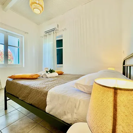 Astra House By Dadovillas